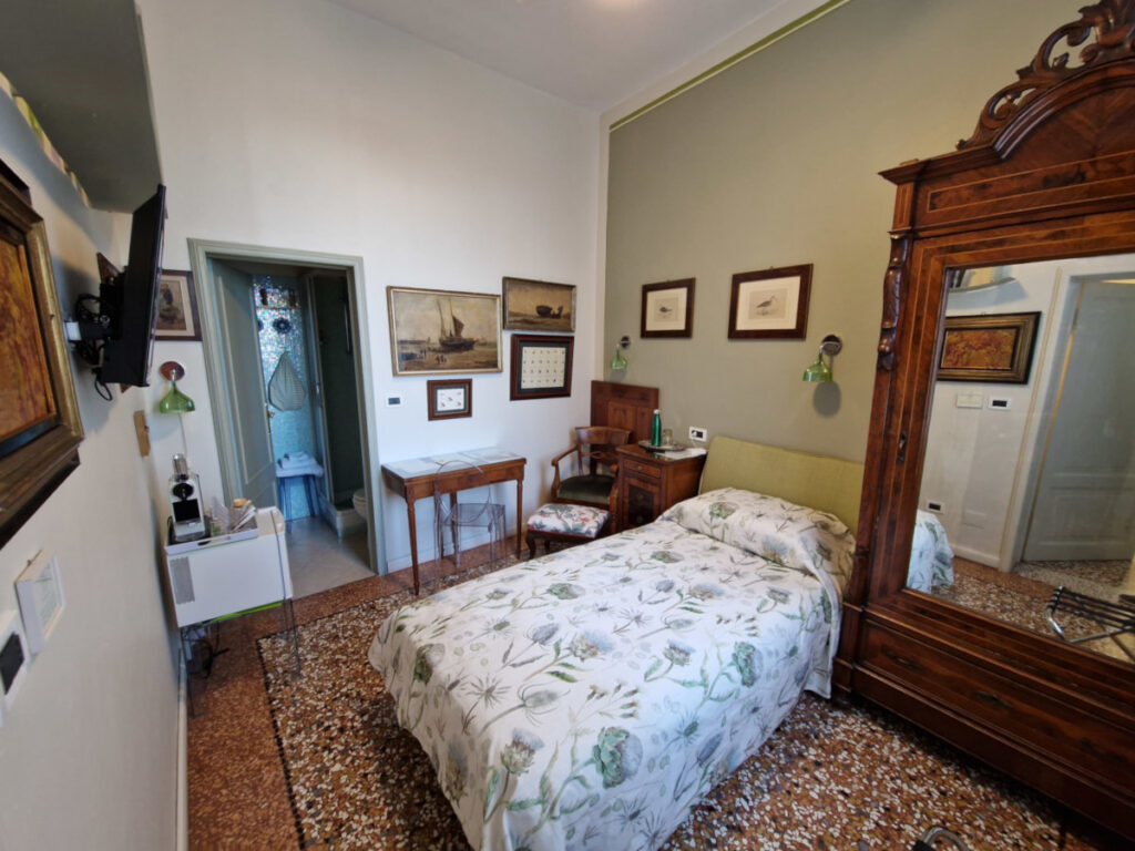 stanza morning in b&b a Bologna